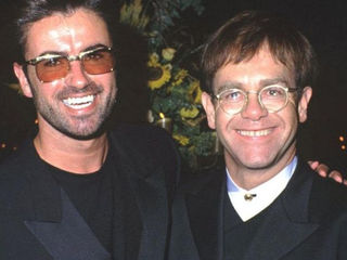 Há 29 anos, George Michael e Elton John chegavam ao topo parada americana