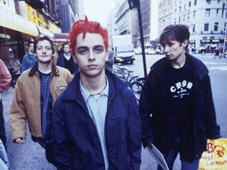 “Basket Case”, do Green Day, completa 31 anos como um dos maiores hinos do punk rock dos anos 90
