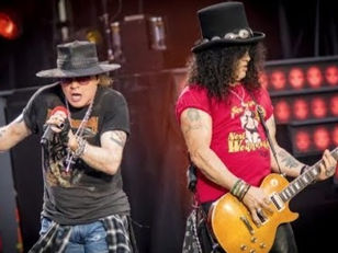 Slash relembra primeiro show de retorno da formação clássica do Guns N' Roses em vídeo; assista