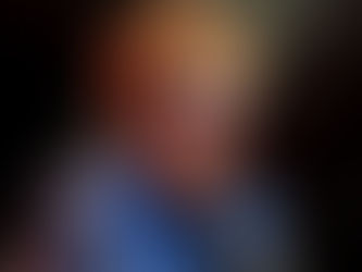 Depois de quase uma década, Elton John volta ao topo da parada britânica