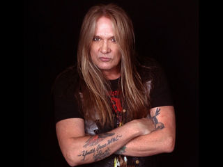 Sebastian Bach anuncia novo álbum solo e lança single inédito