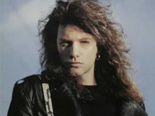 Jon Bon Jovi celebra 35 anos de "Blaze of Glory", seu icônico álbum solo