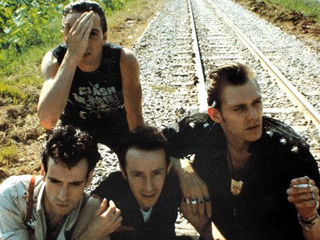 Há 39 anos, o The Clash lançava o clássico álbum "Combat Rock"
