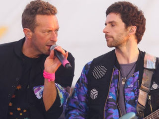 Coldplay apresenta novo single na abertura do Brit Awards; assista