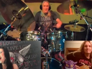 Membros do Iron Maiden, Whitesnake e Evanescence fazem versão de "Live and Let Die"