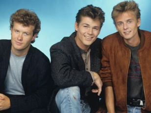 Há 36 anos, o A-ha lançava seu álbum de estreia, “Hunting High and Low”