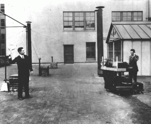 bell-labs-tennis-1928-blog1-300x246.gif