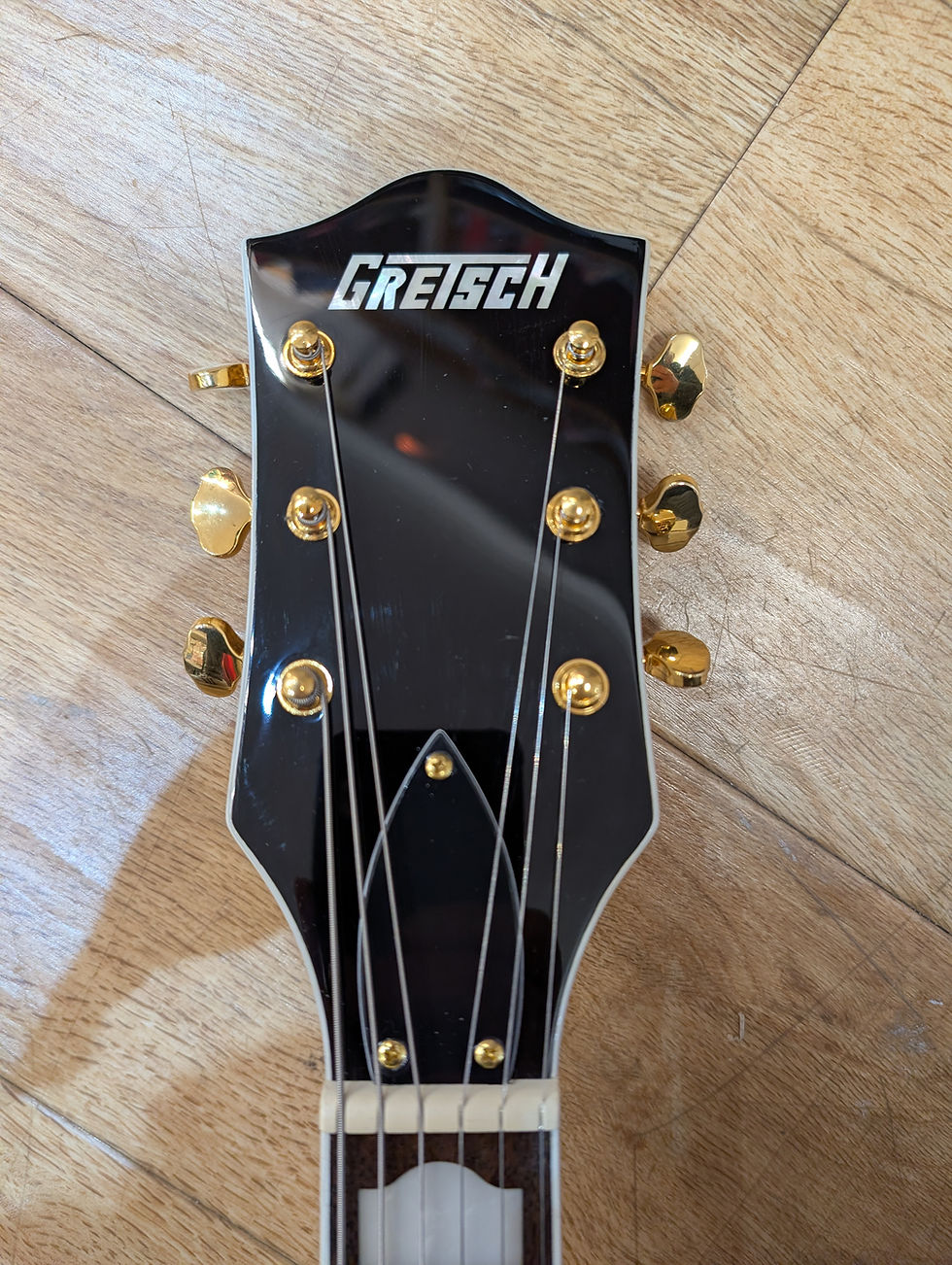 Thumbnail: Gretsch G5422TG Electromatic with Bigsby, 2018 - Present - Snow Crest White