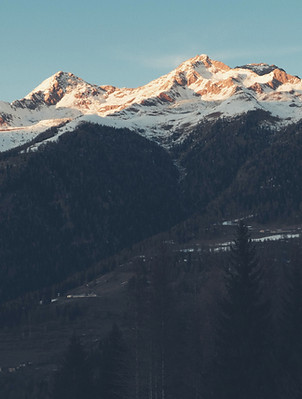 Mountain landscape representing clarity, spiritual guidance, and moving forward with confidence