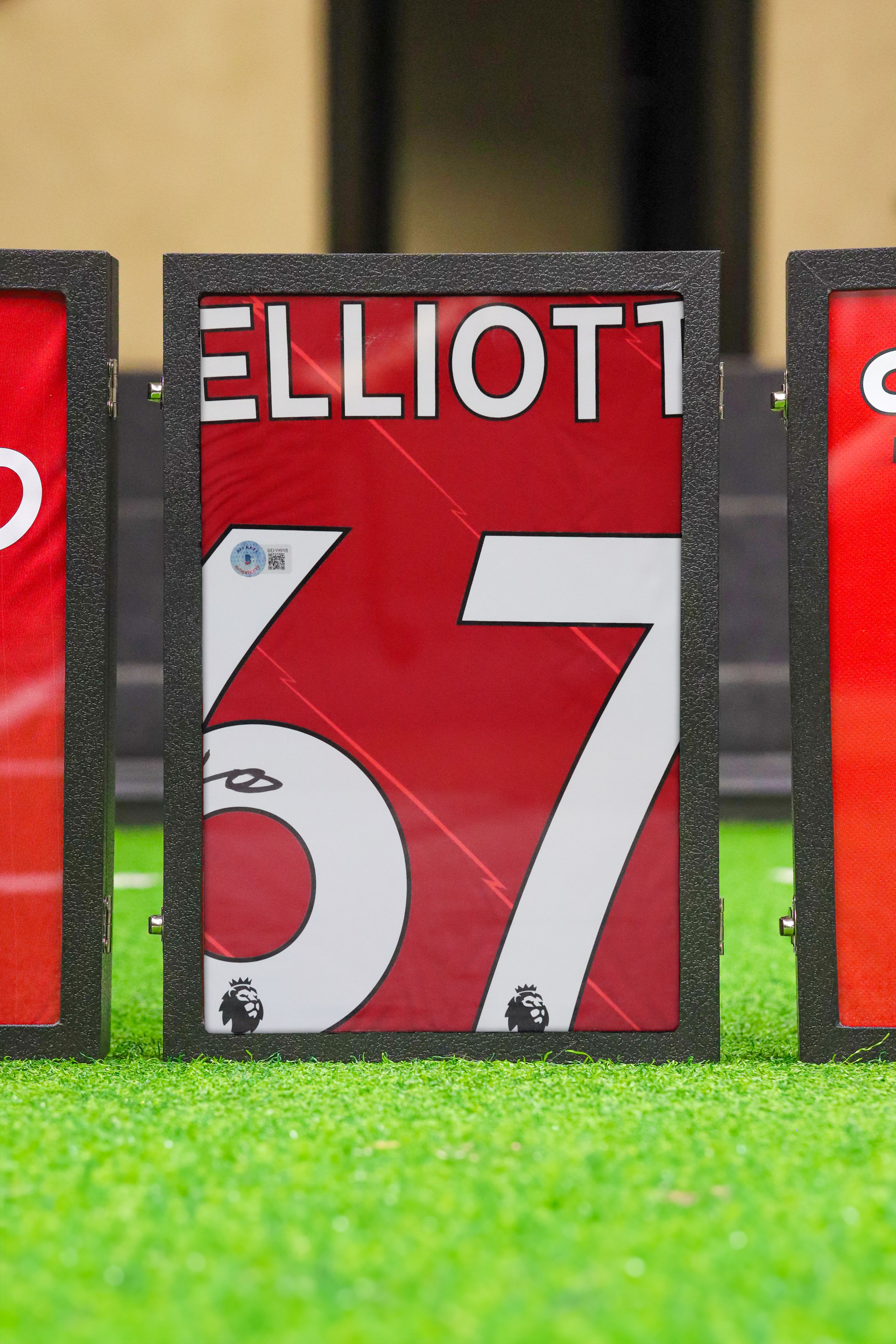 Harvey Elliott - Liverpool 2021/2022 drakt med autograf signert av Elliot