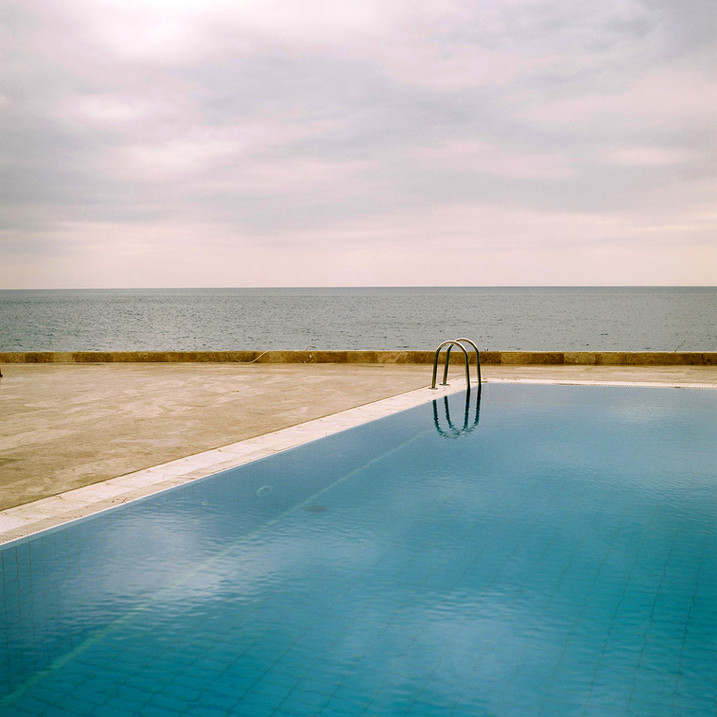 Sehnaz-Seker-Photografie-Swimmingpool06-18x18.jpg