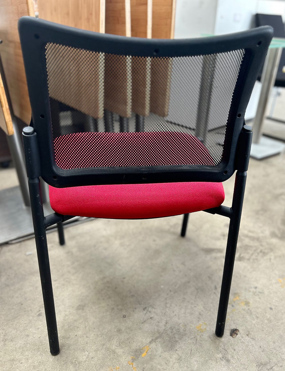 Miniature : Chaise 4 pieds - tissu rouge 