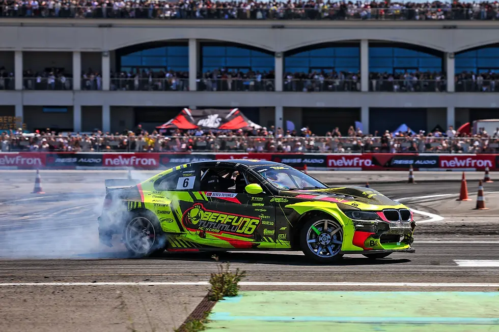 Drivers prepare for the third round of the Türkiye Drift Championship at TOSFED Istanbul Park.