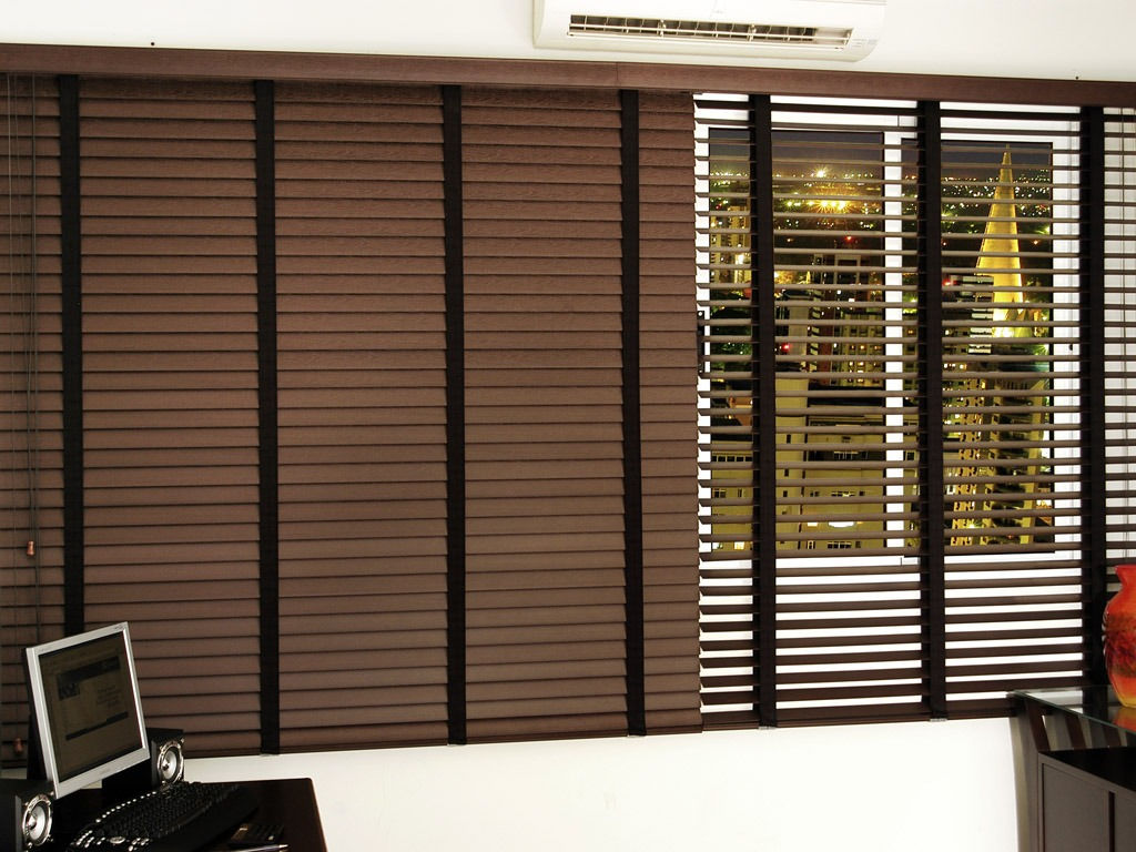 Persiana Horizontal 50mm Madeira