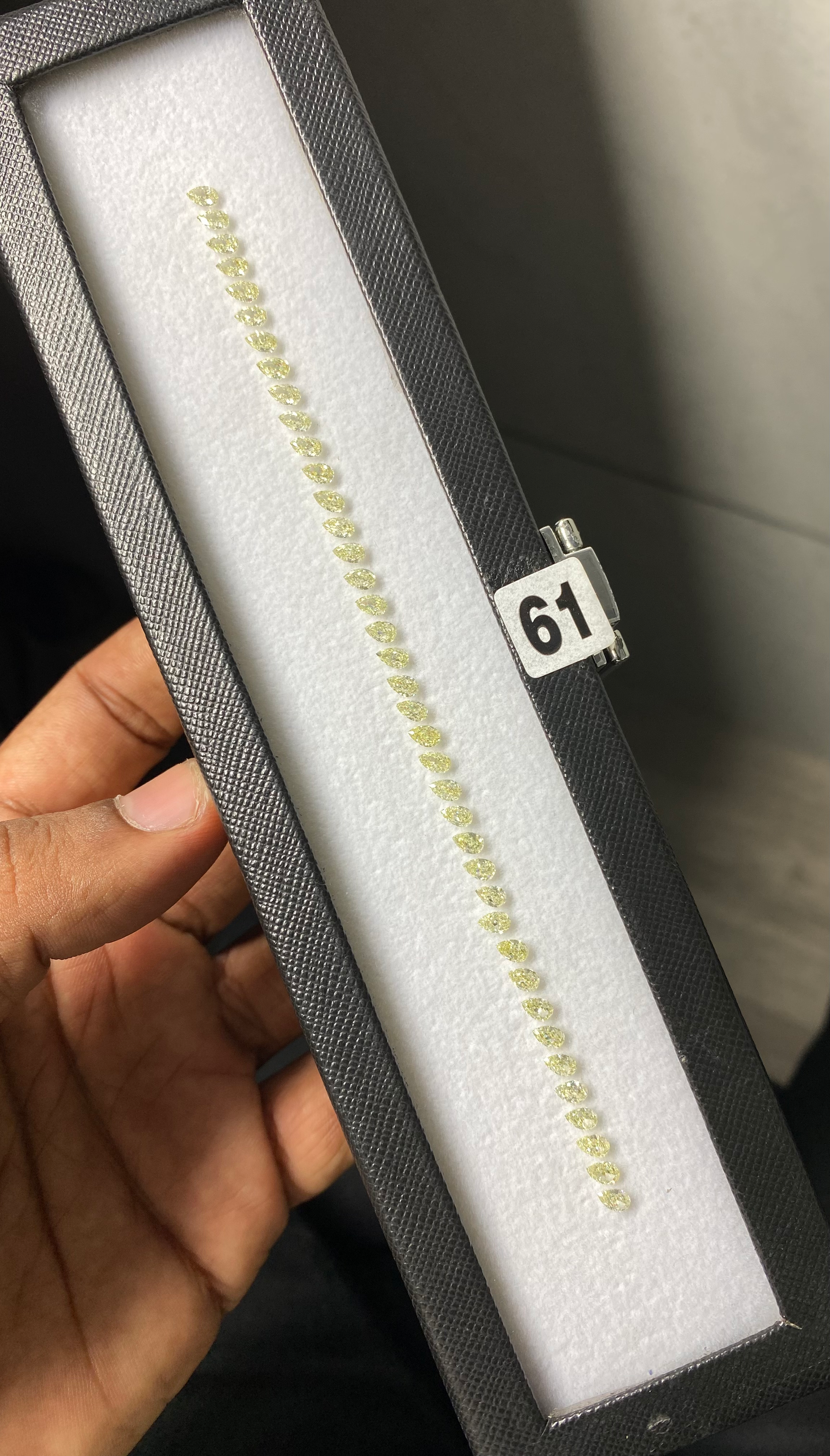 0.15-0.20ct Size Fancy Yellow VS Calibrated Pear Shape Layout Bracelet JDL-88