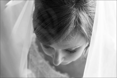 Bridal prep at kent wedding