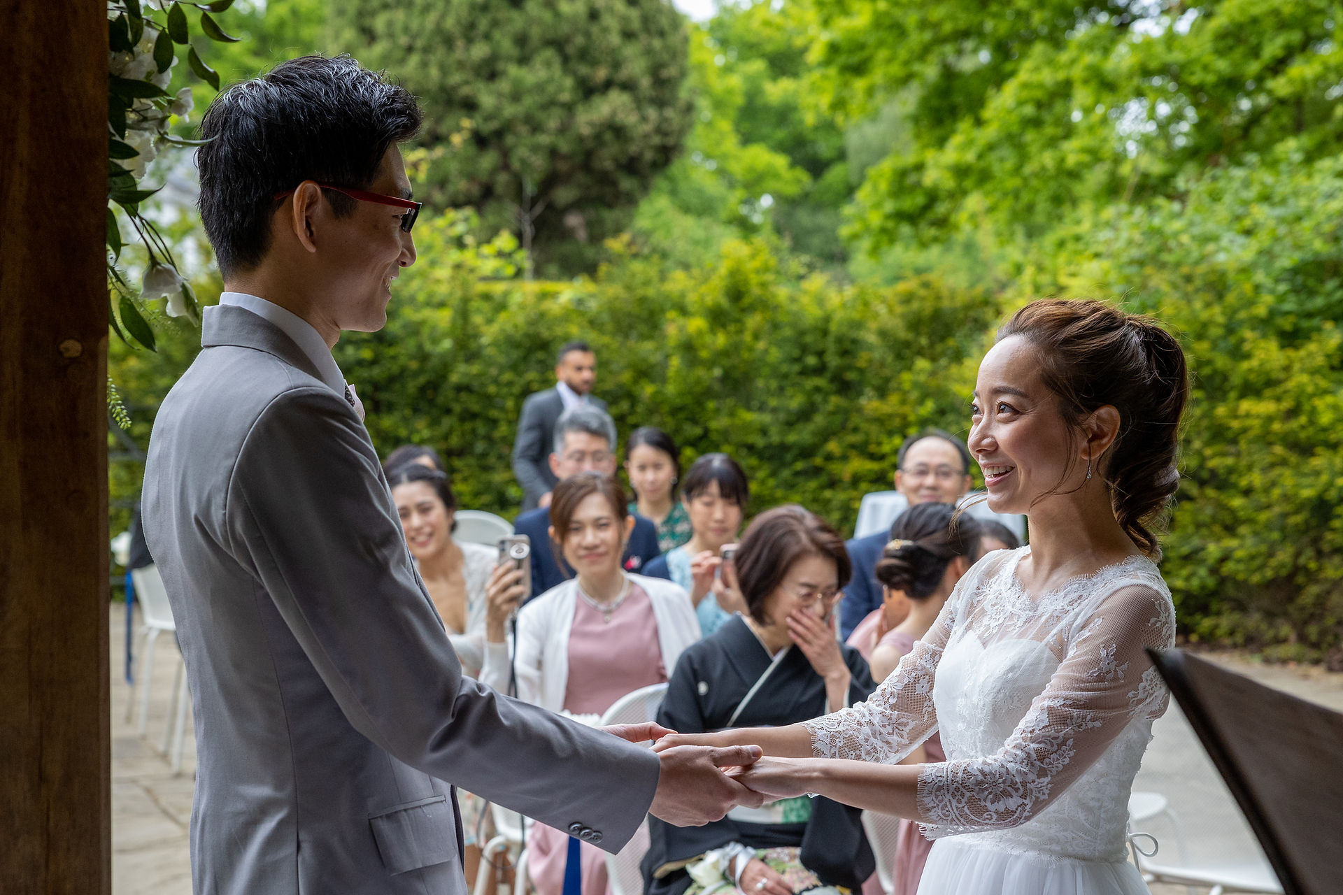 Exchange of wedding rings at Pembroke lodge