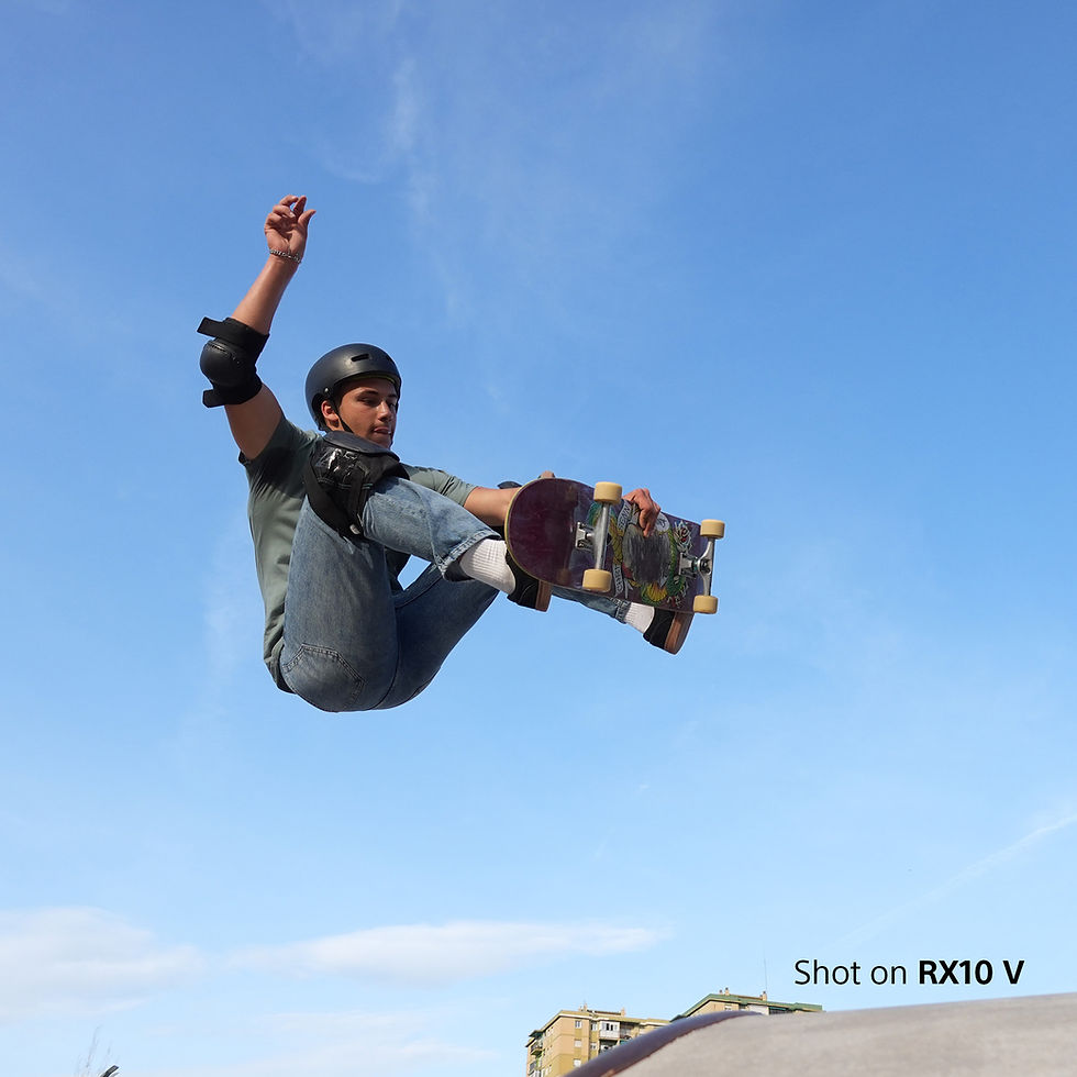 תמונה ממוזערת: Sony DSC-RX10 Mark V 24-600mm