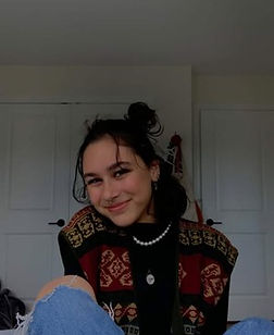 Nigella Headshot.jpg