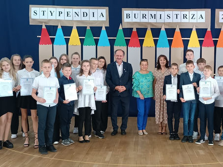 Stypendia rozdane. Najzdolniejsi uczniowie zostali wyróżnieni