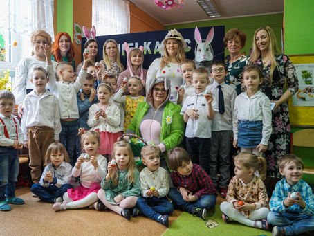 Zajączek z przyjaciółmi odwiedził dzieci