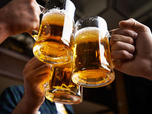 Zakaz nocnej sprzedaży alkoholu i jego reklamy. Sejm zdecydował