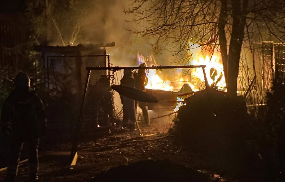 Pożar przyczepy kempingowej i altany