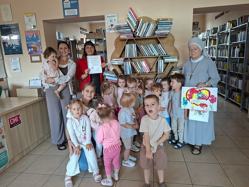 „Rzepka” zawitała do biblioteki. Było czytanie i kolorowanie