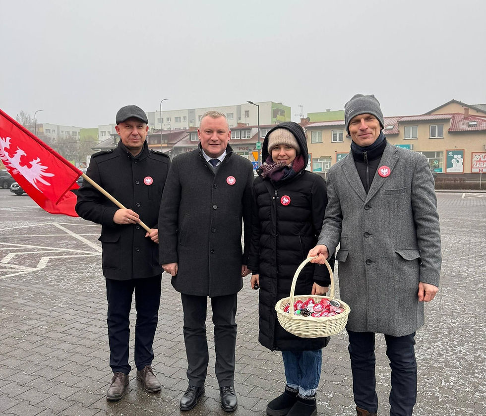 Rozdawali okolicznościowe plakietki z okazji Zwycięskiego Powstania Wielkopolskiego