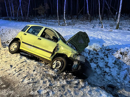 Wypadek w Ługach. Jedna osoba poszkodowana