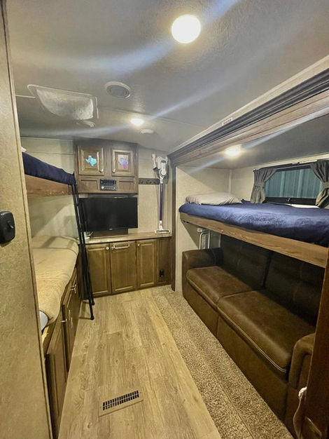 Bedroom 2 w/ Entertainment