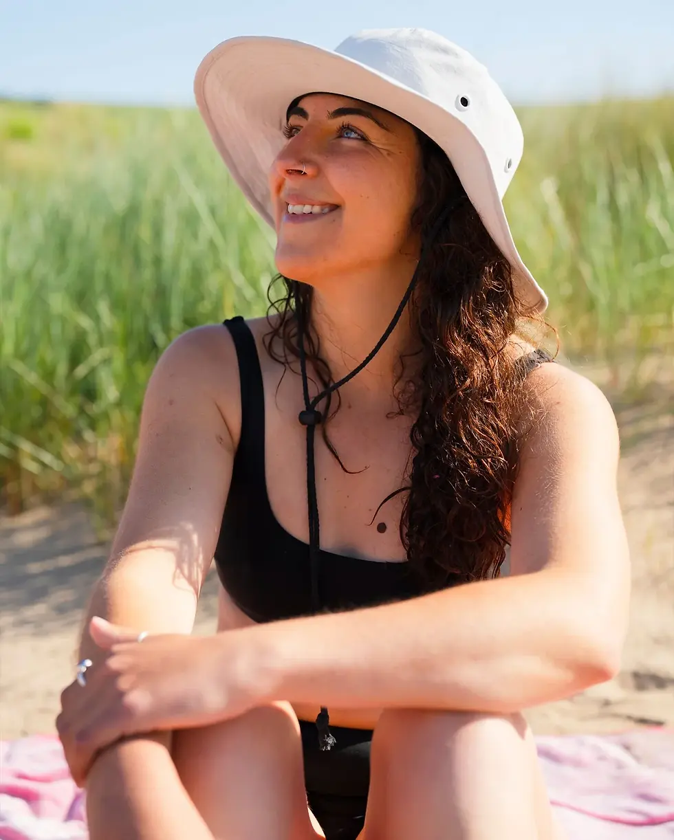 Thumbnail: dryrobe Quick Dry Brimmed Hat - Light Grey