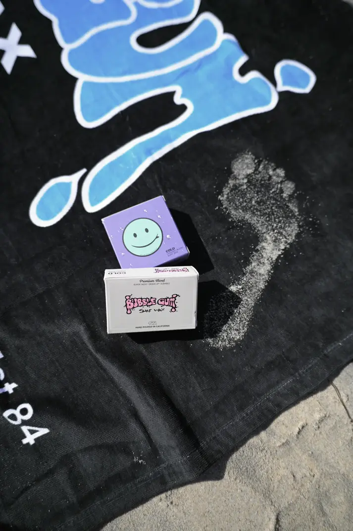 Thumbnail: Bubble Gum Surf Wax Big Beach Towel - Blue