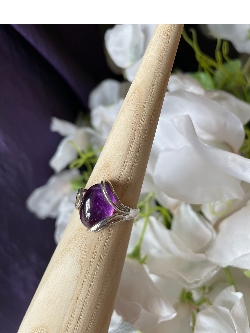 Thumbnail: Oval Amethyst Ring - Size 10, 925 sterling silver