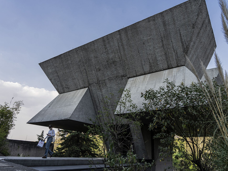 Arquitectura Mexicana. En las tripas de una palapa de ciencia-ficción