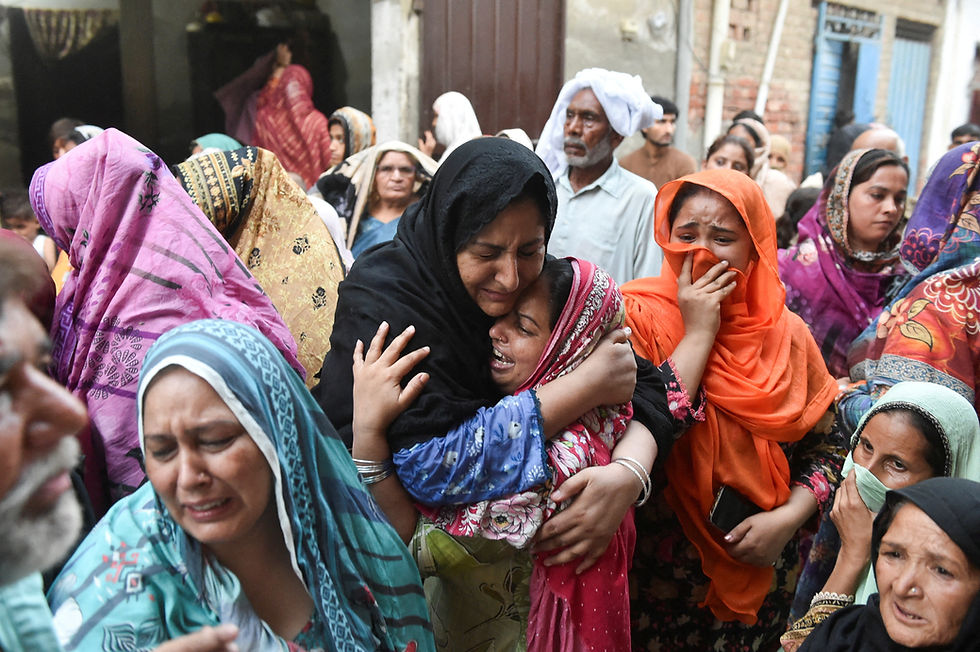 14 children killed in Pakistan when tutoring center roof collapses