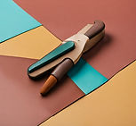 outil et marqueterie en cuir