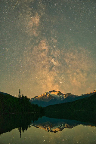 Mount Oscar, six shooting stars and the Milky Way - Kelmar Marsh.jpeg