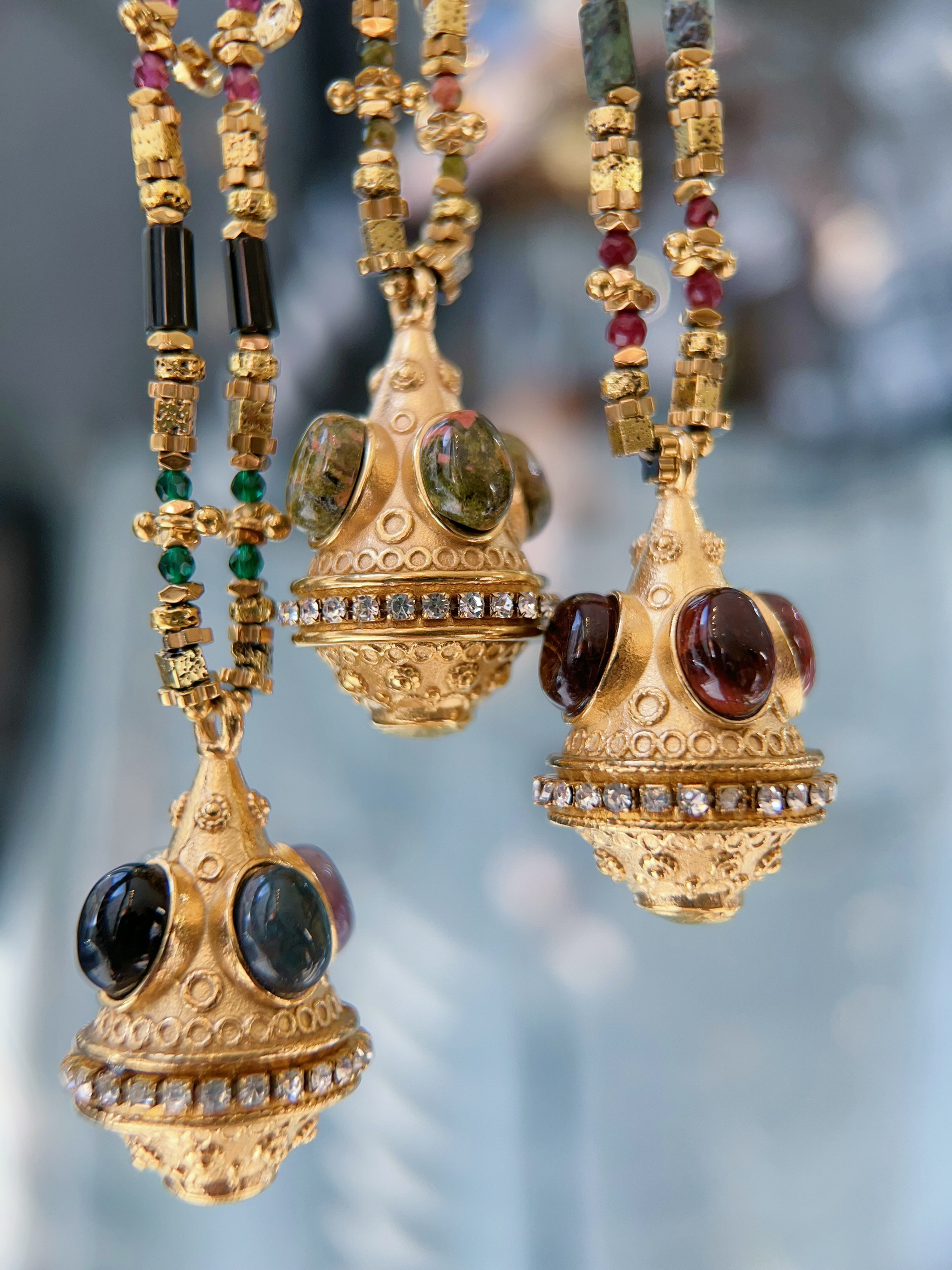 Sautoir HABAHA - tube pampilles pendentif goutte pierres strass