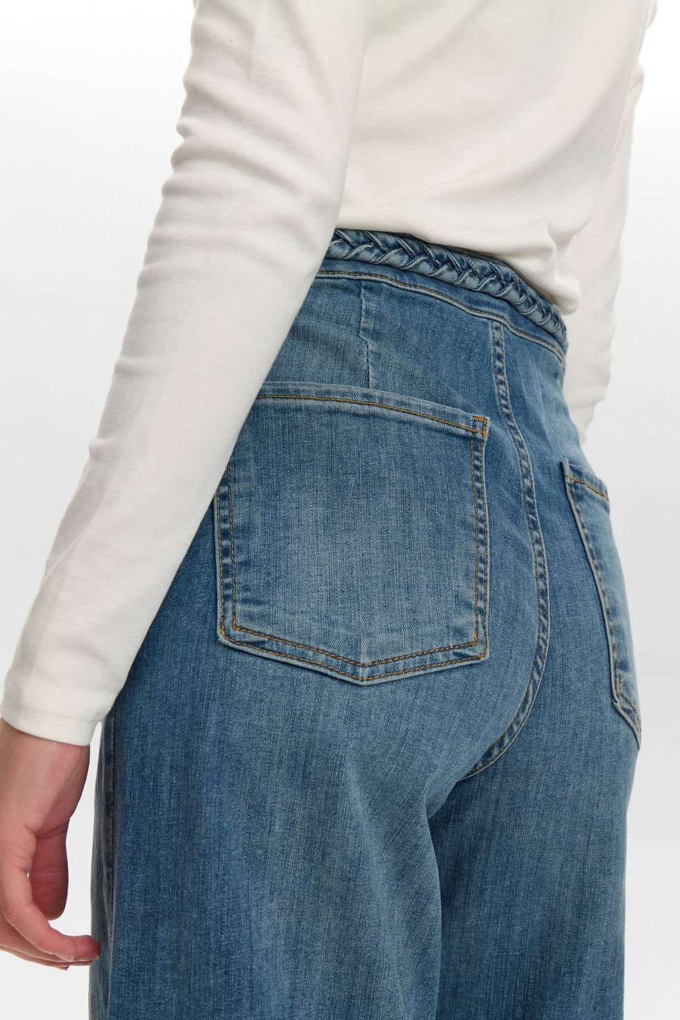 Miniature : NUMPH - NNUPARIS CROPPED JEANS ceinture tressée