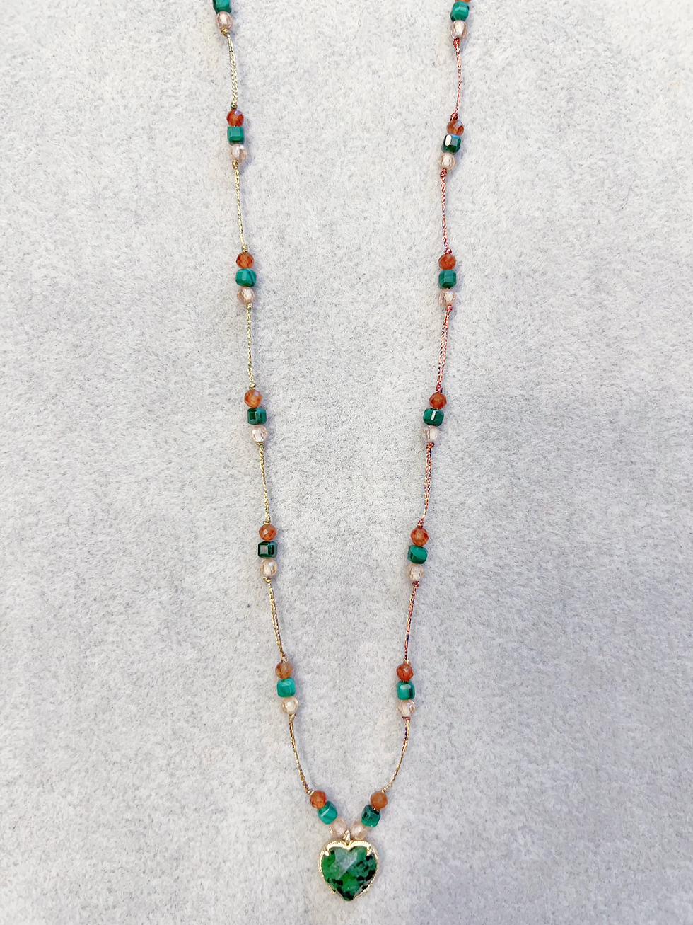 Miniature : Collier - Habaha Paris - Collier fil perlé pierre fin coeur
