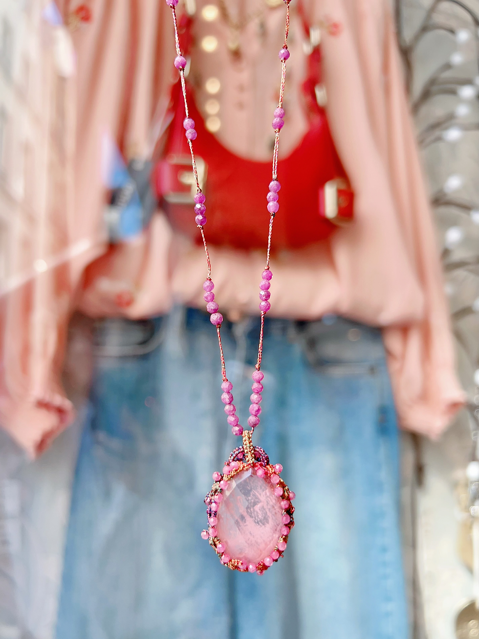 Thumbnail: Collier - HABAHA - fil perlé Rubis fleur de zircon décoré fil tressé