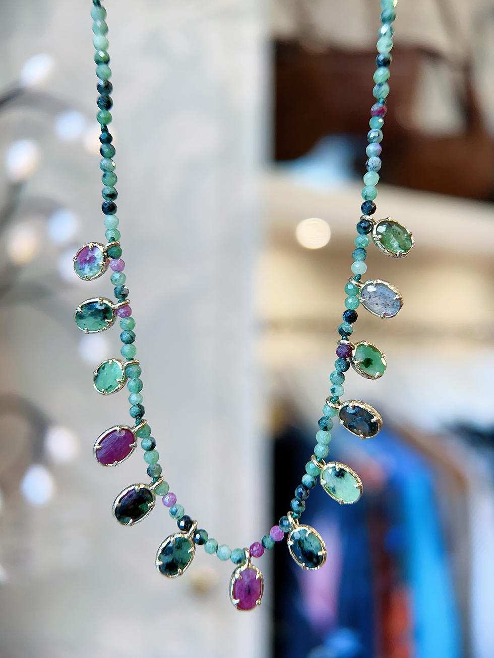 Miniature : Collier HABAHA - fil perlé 13 pampilles pierres A