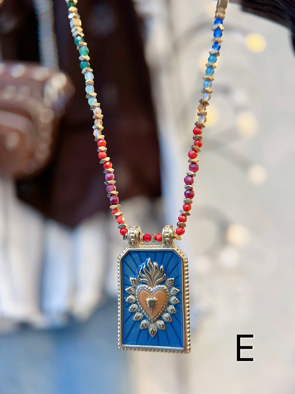 Thumbnail: Collier - HABAHA - pierres multi pendentif plaque coeur