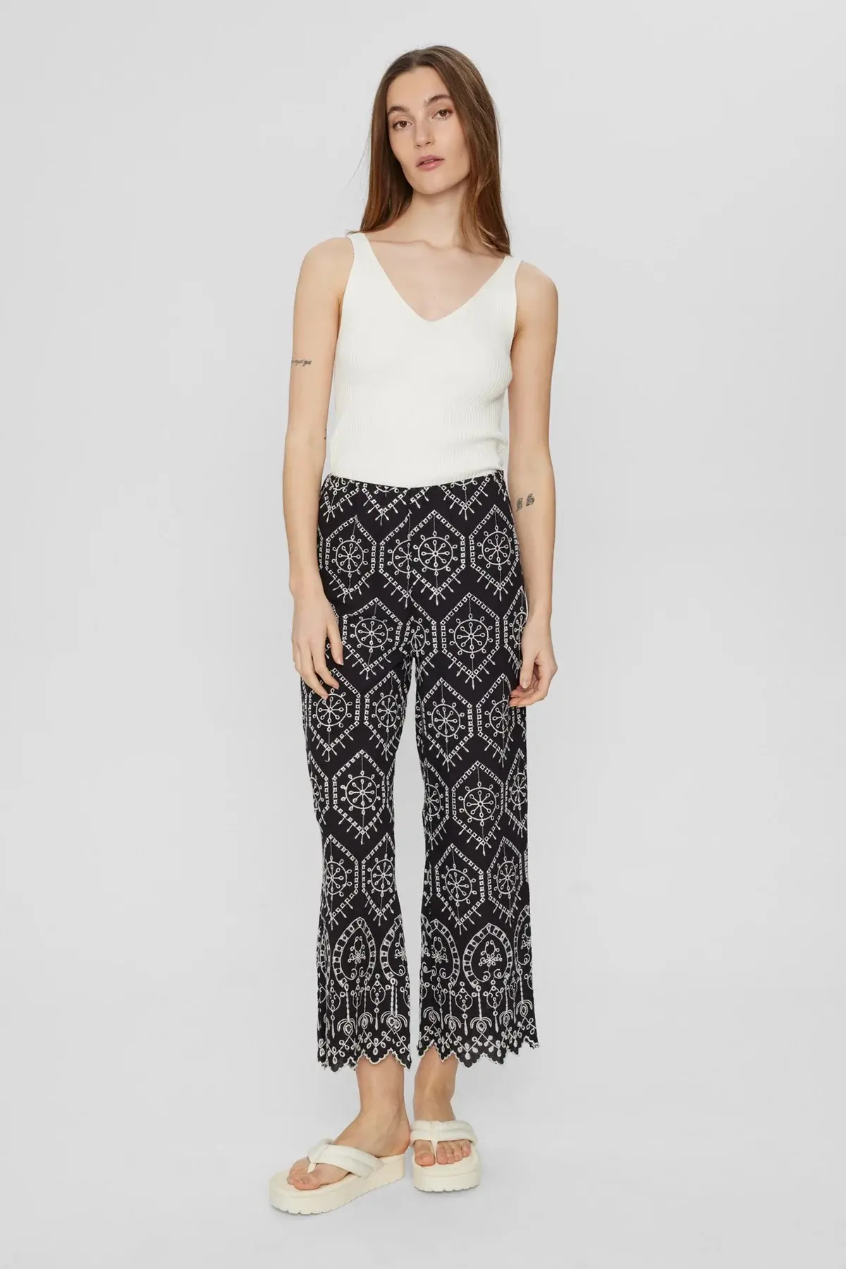 NUMPH - NUEVELYN CROPPED PANTS - Caviar