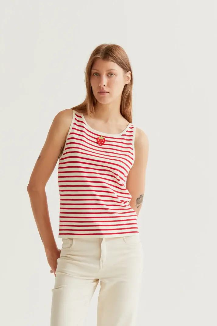 Thumbnail: COMPANIA FANTASTICA - Haut rayé blanc et rouge avec broderie de fraises