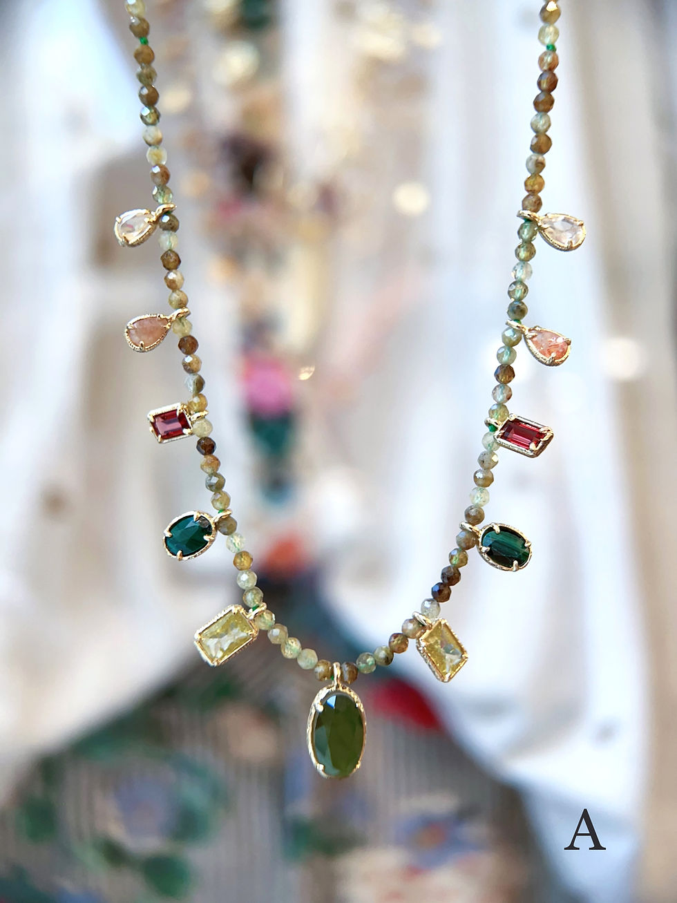 Thumbnail: Collier - HABAHA - fil perlés pampilles pierres B