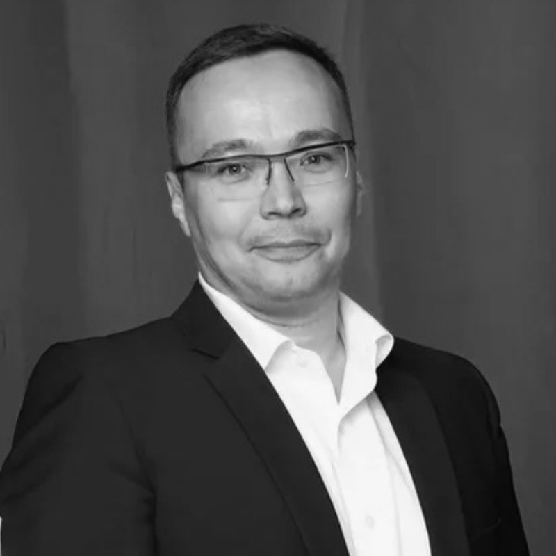 Sergei Ponomarev_02_sw.jpg