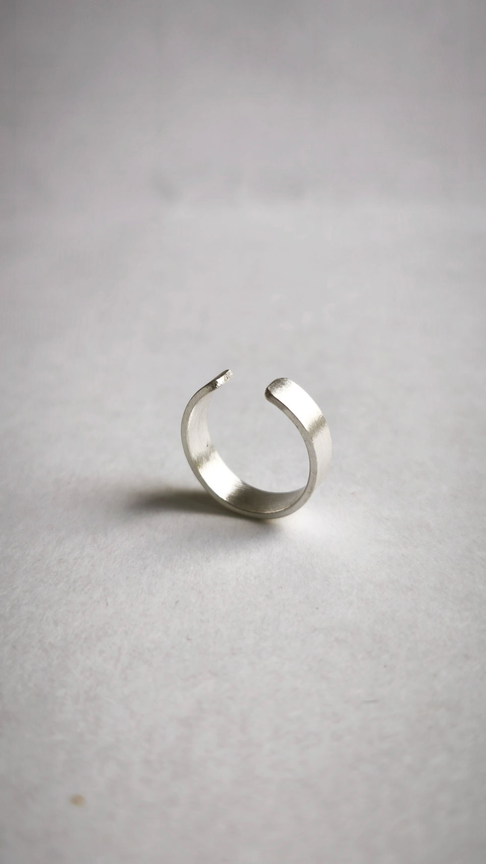 Thumbnail: Flat ear cuffs - Silver Earring n34- Matte silver