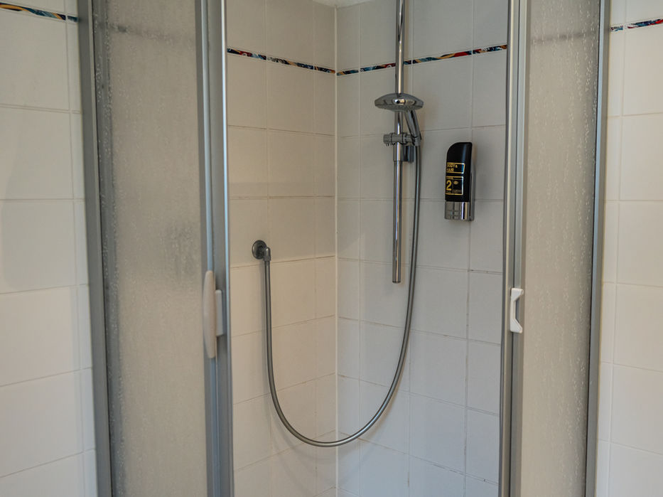 Saubere Dusche im Hotel Wetzlarer Hof